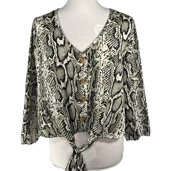 Streetwear Society snakeskin print crop top faux button down 3/4 Sleeve size M - Picture 1 of 15